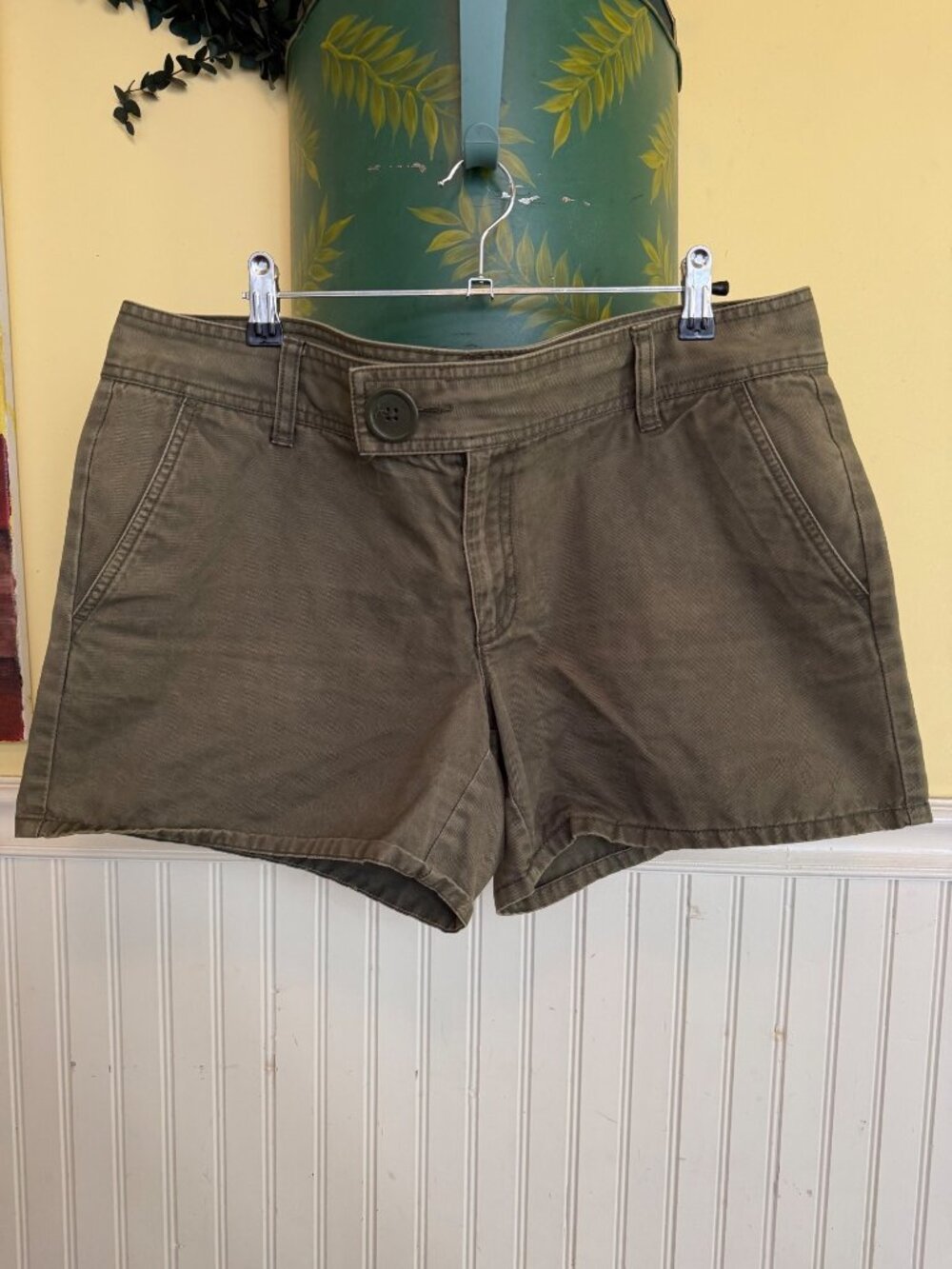 Old Navy vintage y2k Olive Cotton Cargo Shorts Size 12